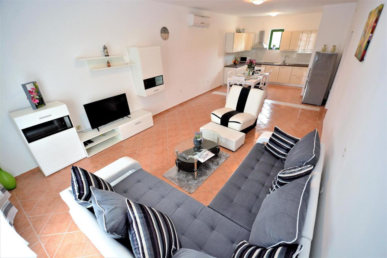 Villa Allegro Sukošan Buitenkant foto
